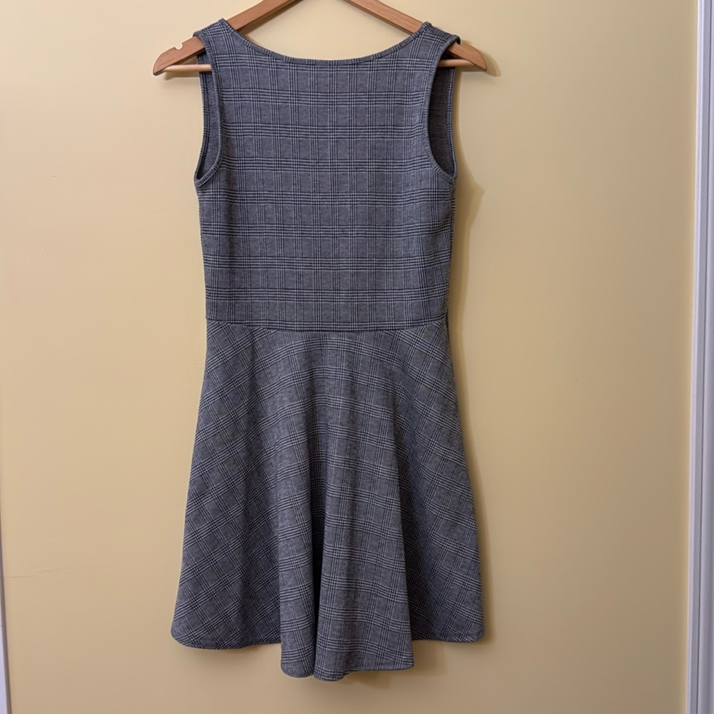 Grey and black slip on dress. Great condition, worn once. Size Medium